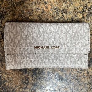 Michael Kors Women's Jet Set Travel Large Trifold Wallet - Vanilla